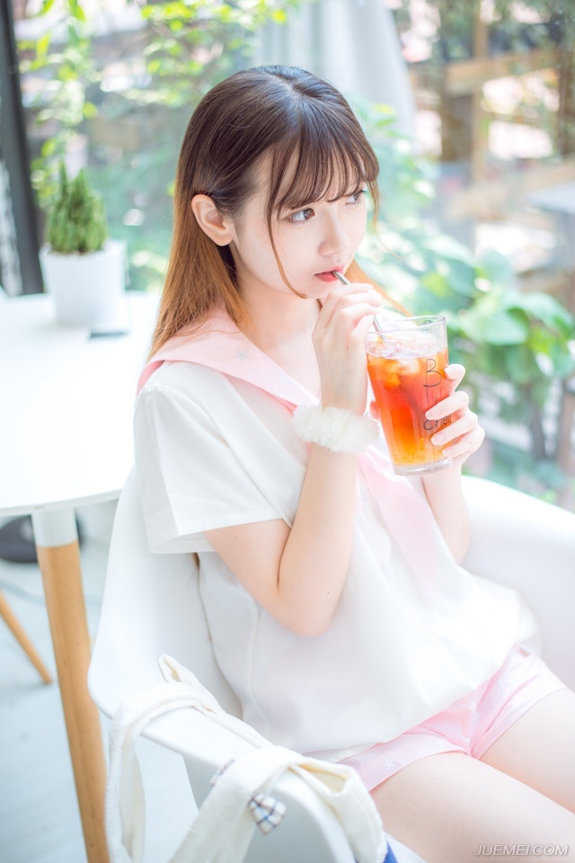 “他让你带上主力前往成都与他汇合。”邓贤苦笑道。